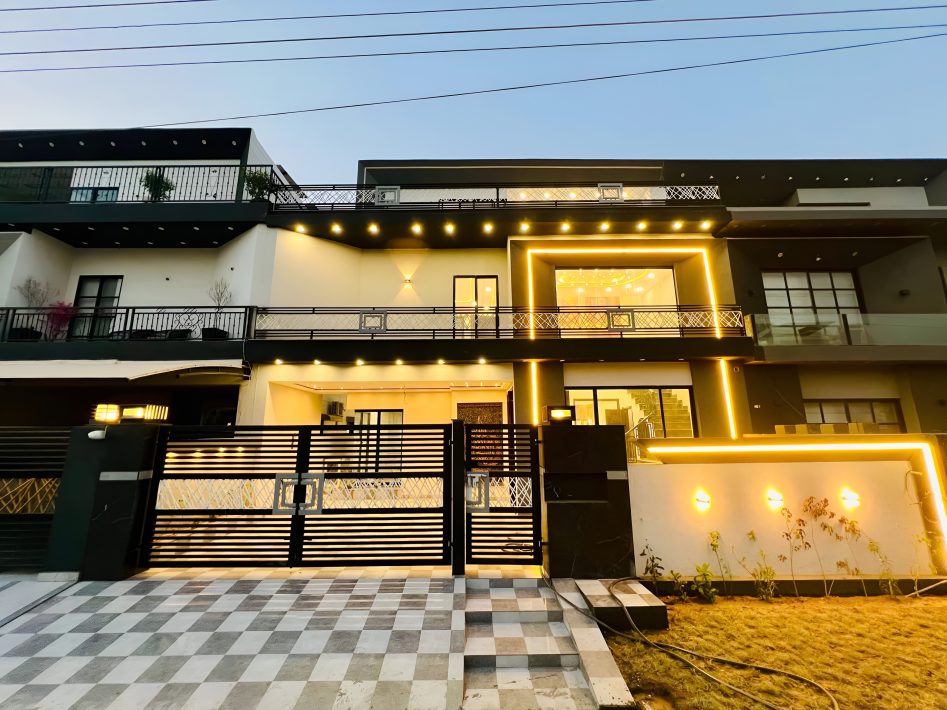 10 Marla Premium House For Sale in Manik Block